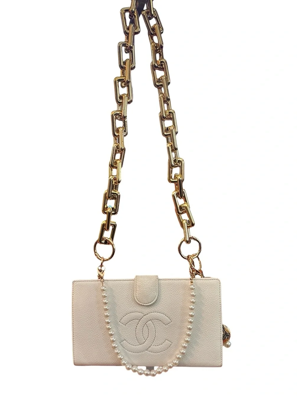 CHANEL Cream Leather CC Logo Snap Wallet